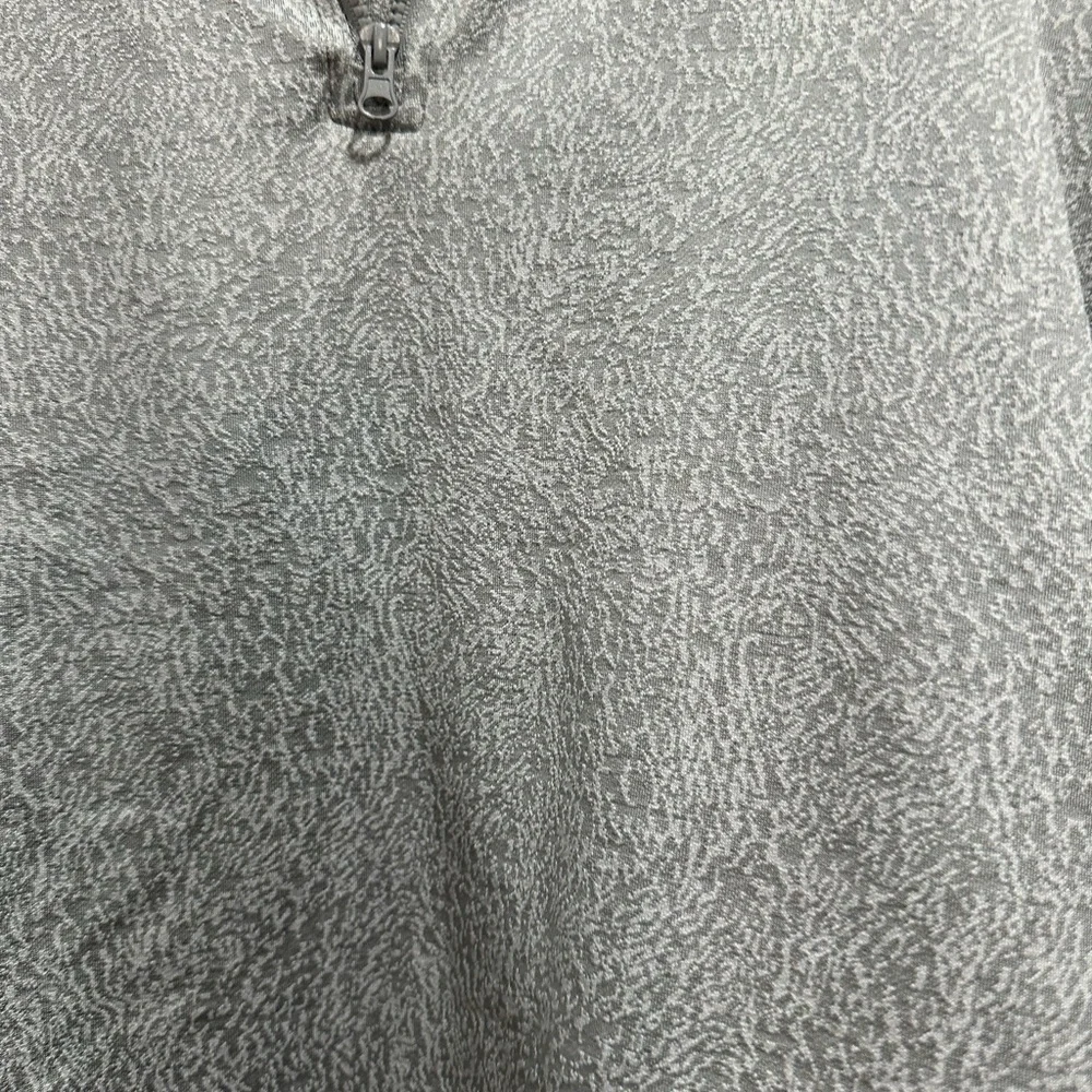 Mondetta Light Gray Patterned Pullover - Picture 2 of 5